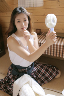 从后面抱着妈妈突然脸一红